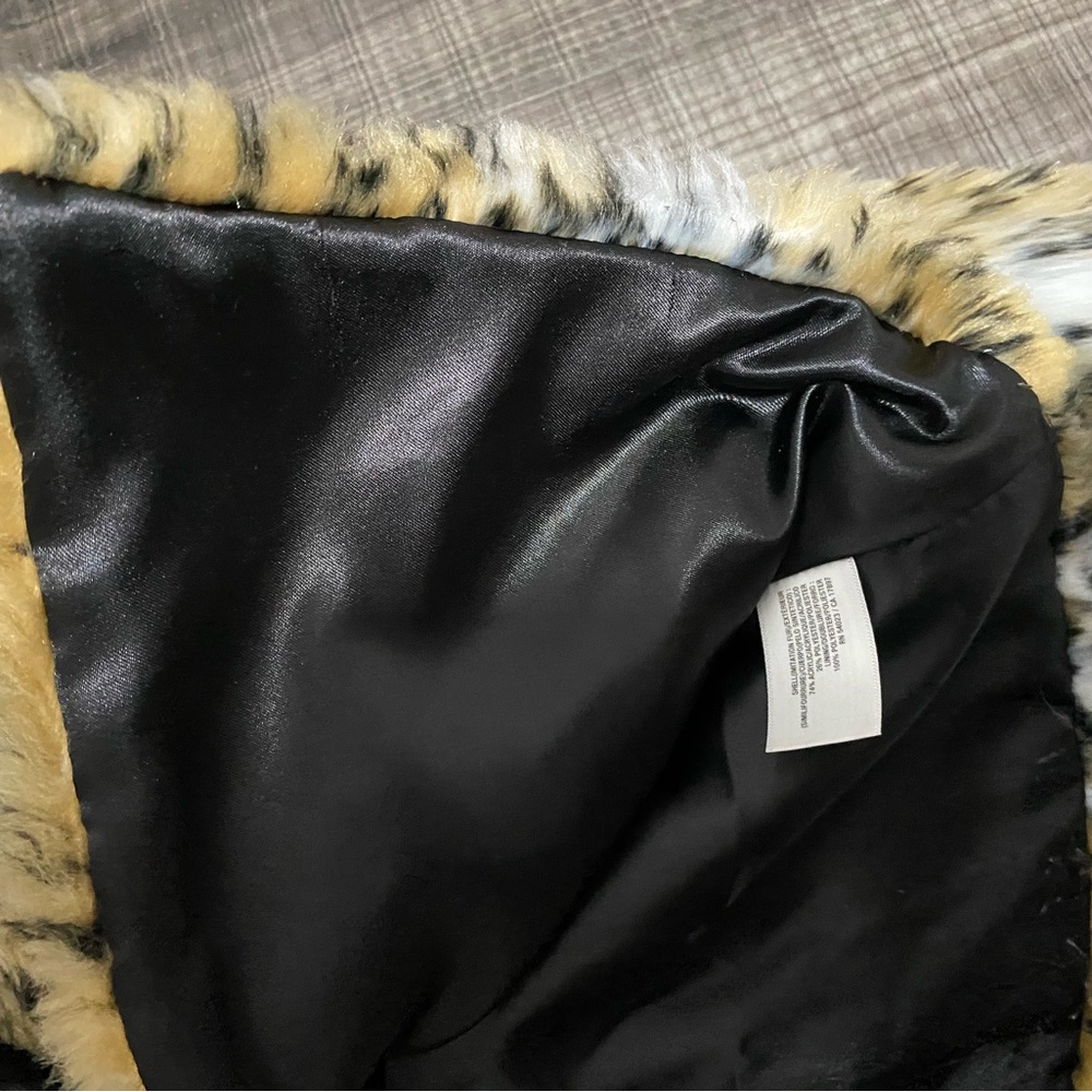 Old Navy Leopard Print Faux Fur Jacket Toddler Girls 5T - Picture 6 of 7